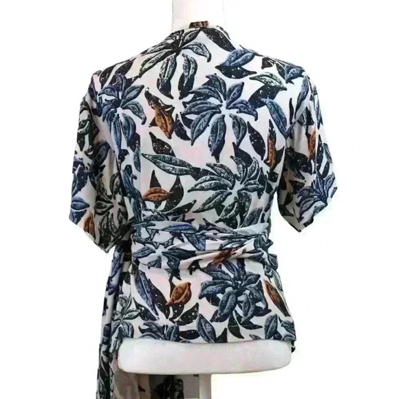 EDUN V-Neck Tropical Leaf Print Wrap Blouse Short Sleeve Made in Kenya Size 0 - Picture 8 of 9